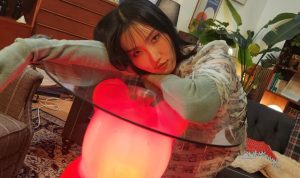 Lirik dan Arti Lagu Hwasa - Grey Christmas, OST Hwa Sa Show Lirik dan arti lagu Hwasa Grey Christmas / foto: instagram (@_mariahwasa)