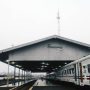 Suara speaker stasiun padalarang itu terdengar nyaring. Jelas hingga ke luar. secara spontan masyarakat yang sudah pegang tiket menuju kereta
