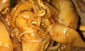 Lezatnya Pangsit Goreng Dengan Isian Ayam Cincang yang Dibuat Pedas Manis Lezatnya Pangsit Goreng Dengan Isian Ayam Cincang yang Dibuat Pedas Manis