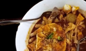 Seblak Bikin Ketagihan Saat Memakannya