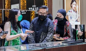 CMK Resmikan Gerai Ke-100 di Surabaya, Menjadi Brand Jewelry Pertama di Indonesia yang Menjadi Mitra Kemenparekraf RI CMK Resmikan Gerai Ke-100 di Surabaya, Menjadi Brand Jewelry Pertama di Indonesia yang Menjadi Mitra Kemenparekraf RI
