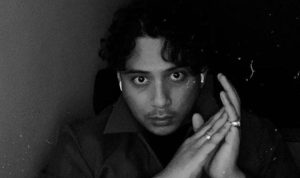 Metafora di Lirik Lagu Sal Priadi ‘Ikat Aku di Tulang Belikatmu’