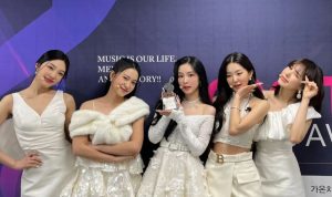 Terjemahan Indo Lagu ‘Rainbow Halo’ – Red Velvet Terjemahan Indo Lagu ‘Rainbow Halo’ – Red Velvet (sumber: akun Instagram @redvelvet.smtown)