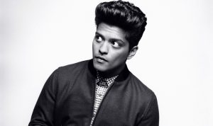 Lirik Lagu Talking to the Moon – Bruno Mars Terjemahan Indonesia Terbaru