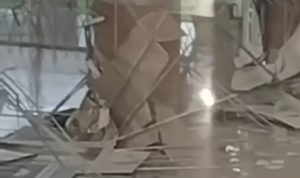 buah video seperti atap bangunan ambrol yang terjadi di Bandara Kertajati Majalengka sempat viral di Media Sosial.