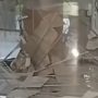 buah video seperti atap bangunan ambrol yang terjadi di Bandara Kertajati Majalengka sempat viral di Media Sosial.