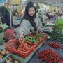Duh! Harga Cabai Makin Pedas Jelang Nataru sejumlah kebutuhan pokok di Kota Bandung merangkak naik khususnya harga cabai menjelang natal dan tahun baru. (KHOLID/JABAREKSPRES)