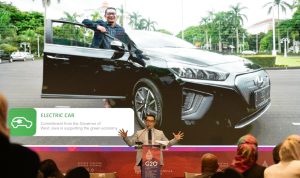 LOBI POLITIK: Gubernur Ridwan Kamil kembali memberikan sinyal akan segera bergabung dengan Partai Politik (Parpol) pada Desember 2022.