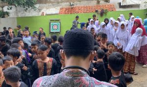 Gempa 5,8 Magnitudo Guncang Sukabumi membuat siswa di salah satu sekolah di Bandung Panik dan berkumpul di lapangan.