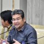 SAMPAIKAN GAGASAN: Anggota Pansus III DPRD Jabar, Faizal Hafan Farid saat membahas Raperda yang mengatur memperkuat perlindungan pekerja.
