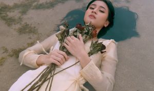 Lirik Lagu Tak Ingin Usai - Keisya Levronka Terbaru Lirik Lagu Tak Ingin Usai - Keisya Levronka Terbaru