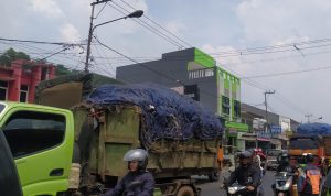 CEMARI LINGKUNGAN: Tempat Sampah Sementara di Pasar Induk Gedebage, Kota Bandung. (KHOLID/JABAR EKSPRES)