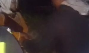Sejumlah warga Palasari, Cijeruk, Kabupaten Bogor mengamankan seorang perempuan yang menurut warga hendak melakukan penculikan anak.