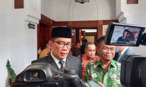 Gubernur Jabar Ridwan Kamil saat sesi wawancara, Jumat 20 Januari 2023. (SANDI NUGRAHA/ JABAR EKPRES)