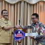 SERAHKAN BANTUAN: IPDN mendapatkan bantuan berupa kendaraan operasional untuk praja IPDN dari PJ Gubernur Provinsi Sulawesi Barat Dr. Drs. Akmal Malik M.Si.