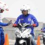 Tips Berkendara Sepeda Motor bagi Wanita Agar Selalu Aman dan Nyaman PERHATIKAN RUTE: Pengendara sepeda motor bagi perempuan harus memahami jika adanya potensi bahaya, melatih dan menguasai keterampilan berkendara di jalan raya.
