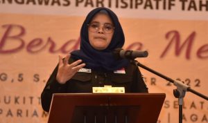 Anggota Bawalu RI Lolly Suhenty ketika menjelaskan mengenai partisipasi pemilih dikalangan milenial
