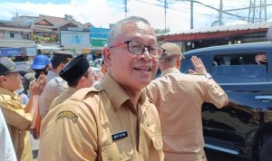 40 Ribu Paket OPM di Kabupaten Bogor Tak Tersalurkan, Kadisdagin Angkat Bicara BERIKAN KETERANGAN: Kadisdagin Kabupaten Bogor Entis Sutisna membenarkan ada 40 ribu paket tak tersalurkan dalam program OPM. (Sandika Fadilah/Jabareksprs.com)