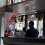 Hal ini terungkap dari pernyataan resmi Otoritas Jasa Keuangan (OJK) yang mengingatkan agar dunia Perbakan di Indonesia