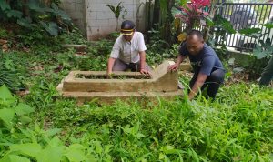 Makam Halimah di TPU Islam Kampung Saar Mutiara RT 03 RW 07, Desa Karangtanjung, Kecamatan Cililin, Kabupaten Bandung Barat (KBB). Korban pembunuhan Wowon CS. Foto:Akmal Firmansyah/Jabarekpres