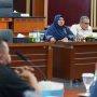 Ketua Bapemperda DPRD Kota Bogor, Endah Purwanti saat memimpin rapat koordinasi bersama Pemkot Bogor dan Perumda Tirta Pakuan. (Yudha Prananda / Jabar Ekspres)