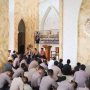 Jajaran Polresta Bogor Kota saat mengikuti kegiatan pembinaan rohani dan mental di Masjid Dzikrullah, Mapolresta Bogor Kota, Kamis (26/1). (Yudha Prananda / Jabar Ekspres)