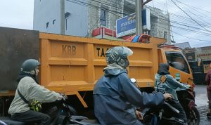 Jumlah sampah di tempat wisata KBB meningkat drastis selama malam tahun baru dengan jumlah sampah48 ton atau 30 persen di banding hari biasa
