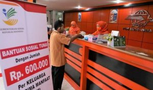 BREAKING NEWS: Bantuan Saldo DANA Gratis Rp 600 Ribu dari Pemerintah Cair Hari Ini, Simak Caranya di Sini! Pemerintah mulai menyalurkan bantuan saldo DANA gratis berupa BPNT sebesar Rp 600 mulai hari ini, Rabu 4 Januari 2023 melalui Kantor PT Pos Indonesia. (ILUSTRASI)