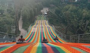 PPKM dicabut bakal berdampak pada sektor pariwisata di Bandung Barat. (Foto: Instagram floating.market.bandung/Ilustrasi)