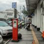 Kondisi parkiran di area Jalan Asia Afrika, Kota Bandung. Pemkot Bandung kini menaikkan taris parkir. (KHOLID/JABAR EKSPRES)