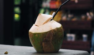 Manfaat Air Kelapa Bertambah Jika Dicampur dengan 4 Bahan Ini