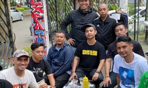 Jelang Laga Persib vs Persija, Pentolan Thejak Mania Silaturahmi dengan Bobotoh di Bandung Jelang Laga Persib vs Persija, Pentolan Thejak Mania Silaturahmi dengan Bobotoh di Bandung