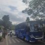 Kemacetan panjang terjadi di Jalan Cimincrang, Gedebage, Kota Bandung. Imbas dari jelang laga Persib Bandung dan pengunjung Masjid Raya Al Jabbar. (Sadam Husen / Jabar Ekspres)