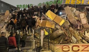 Dampak dari gempa dahsyat di Turki. (Volkan Kasik/Anadolu Agency via Getty Images)