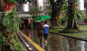 Pucank curah hujan diprediksi masih terjadi hingga Maret 2023. (SANDI NUGRAHA/JABAR EKSPRES)