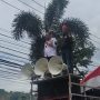 Ormas Manggala Garuda Putih menggelar aksi di depan Pengadilan Negeri Bale Bandung, menuntut Irfan Suryanagara dihukum berat.