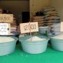 Bapanas meminta kepada pedagang agar menjual beras Bulog yang diterima konsumen makimal Rp 9.400 per Kg untuk kualitas medium.