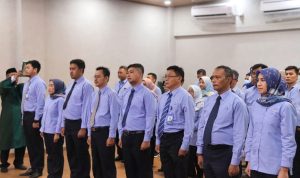 Pengambilan sumpah jabatan dalam pelantikan pejabat struktural di lingkungan Perumda Tirta Pakuan, Kota Bogor, Selasa (7/2). (Yudha Pananda / Jabar Ekspres)