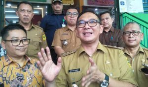 Ucapan Plt Bupati Bogor Iwan Setiawan tentang siap menginjak Alquran memancing reaksi dari FUIB dengan melaporkan ke Mabes Polri