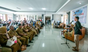 BERI EDUKASI: Ketua PWI Kota Bogor, Arihta Utama Surbakti saat memberikan sambutan di kegiatan Safari Jurnalistik. (Yudha Prananda/Jabar Ekspres)