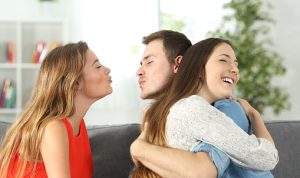 Selingkuh Wajar Menurut Penelitian, Bisa Dicoba!