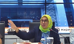 Kepala Kanwil I DJP Jabar, Erna Sulistyowati saat memberikan keterangan mengenai tindak pidana perpajakan. (SADAM HUSEN SOLEH RAMDHANI/JABAR EKPRES)