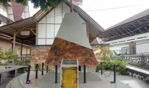 Teras Sunda Cibiru Jadi Wadah Kreasi Seni Pemuda IKON KOTA: Teras Sunda Cibiru di Jalan AH Nasution, Cipadung, Cibiru, Kota Bandung menjadi wadah pemuda Kota Bandung untuk mengekpresikan seni budaya Sunda. (FAHMINAH/JABAR EKSPRES)