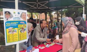 Kegiatan pasar murah yang digelar Pemkot Bandung seperti menjual ikan sebagai upaya menekan kasus stunting. (Sadam Husen/Jabar Ekspres)