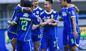 Saksikan Laga Persib vs Arema Hari ini, Link Streaming Disini
