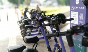 Sejumah armada sepeda listrik Beam yang berada di zona parkir pedestarian Alun-alun Kota Bogor. (Yudha Prananda / Jabar Ekspres)