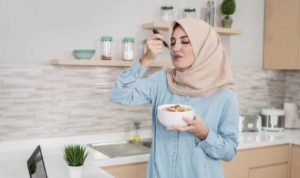 Hukum makan dan minum saat lupa sedang berpuasa. (pixabay)