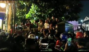 Polisi tetapkan 3 tersangka buntut dari bentrokan debt colector dan ojol di Bandung. (istimewa)