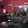 Satpol PP saat merazia THM, Kamis (30/3). Foto : Sandika Fadilah /Jabarekspres.com