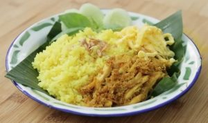Resep Nasi Kuning Rice Cooker Ayam Suwir Serundeng! Resep Nasi Kuning Rice Cooker Ayam Suwir Serundeng!